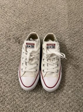 Like New Converse Chuck Taylor Low Top White Women's Size 6 Shoes